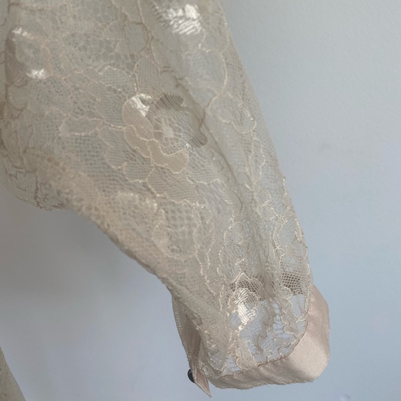 Lace flower patterned blouse with ribbon detailing - Picture 5 of 5